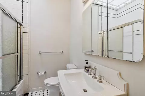 Bath - 2922 Upton St NW, Washington, DC 20008 photo 3 of 10