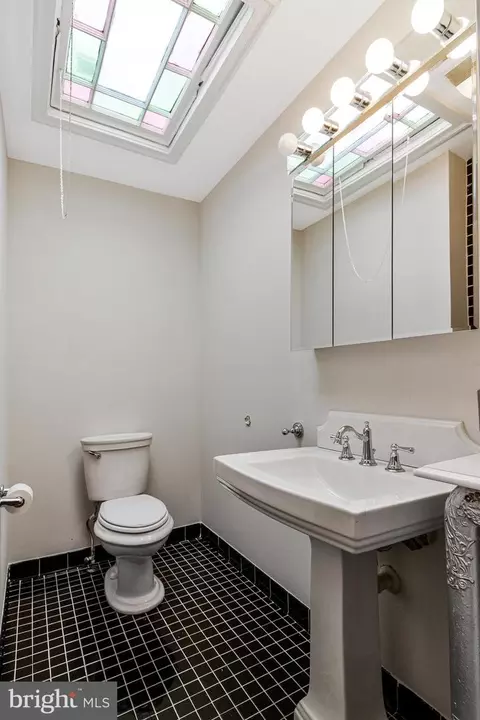 Bath - 2922 Upton St NW, Washington, DC 20008 photo 5 of 10