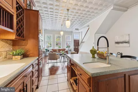 536 11th St SE, Washington, DC 20003 photo 12