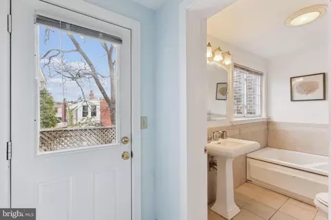 536 11th St SE, Washington, DC 20003 photo 19