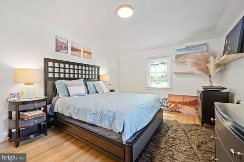 Bedroom - 4753 Macarthur Blvd NW, Washington, DC 20007 photo 3 of 4
