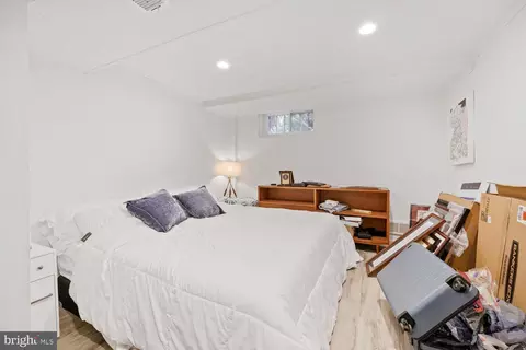 Bedroom - 4753 Macarthur Blvd NW, Washington, DC 20007 photo 4 of 4