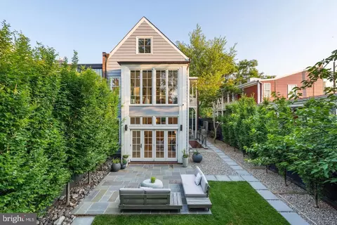 3417 R St NW, Washington, DC 20007