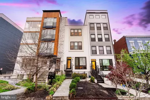 913 12th St NE #4, Washington, DC 20002