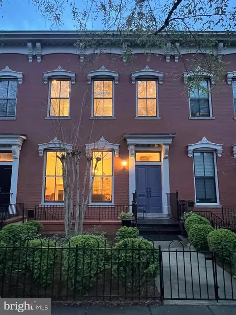 Exterior - 417 G St SE, Washington, DC 20003 photo 3 of 8