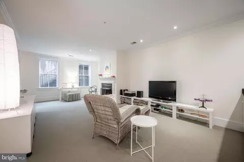 Living - 417 G St SE, Washington, DC 20003 photo 6 of 6
