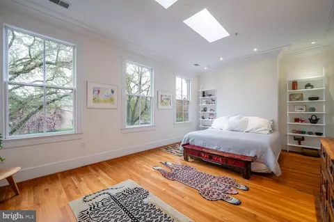 Bedroom - 417 G St SE, Washington, DC 20003 photo 3 of 10