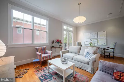 Living - 417 G St SE, Washington, DC 20003 photo 4 of 6
