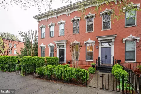 417 G St SE, Washington, DC 20003