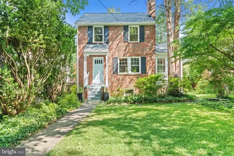 4837 Western Ave NW, Washington, DC 20016