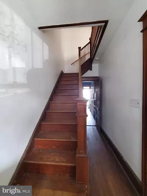 Entry Way - 1318 F St NE, Washington, DC 20002 photo 4 of 7