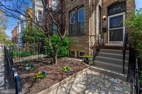705 7th St NE, Washington, DC 20002 photo 3
