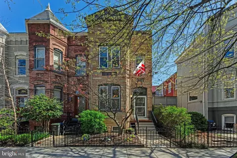 705 7th St NE, Washington, DC 20002