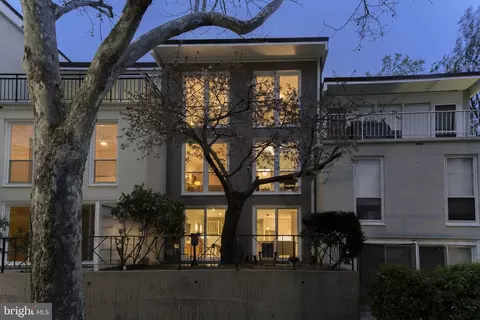 44 G St SW #102, Washington, DC 20024