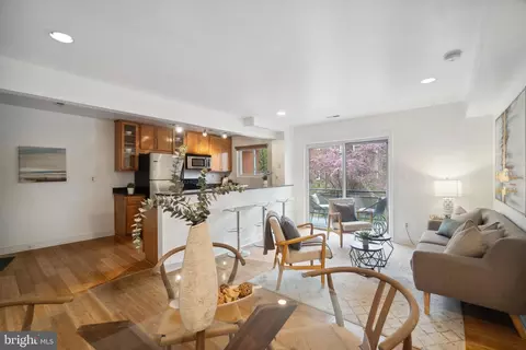 1384 Bryant St NE #203, Washington, DC 20018