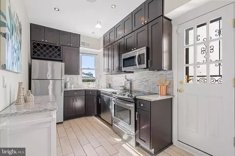 1235 K St SE, Washington, DC 20003 photo 4