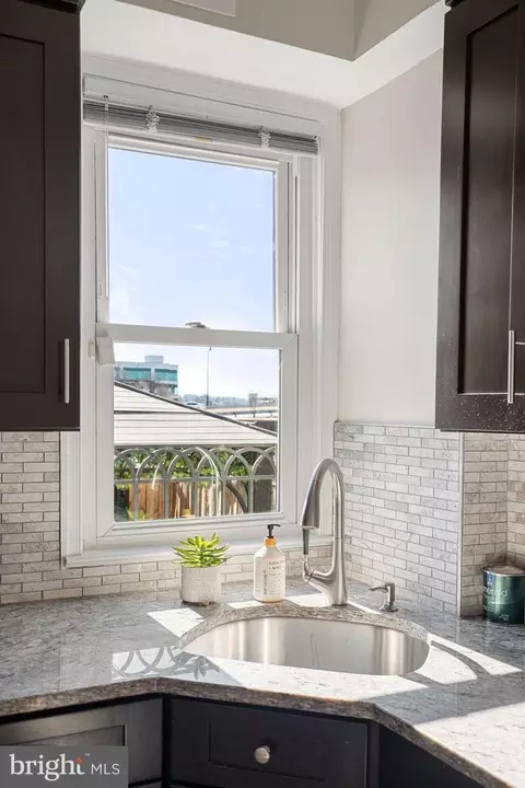 1235 K St SE, Washington, DC 20003 photo 5