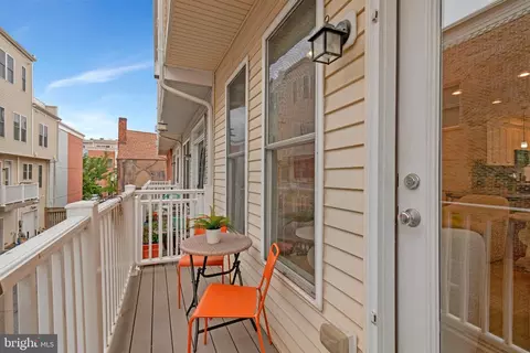 Exterior - 415 I St SE, Washington, DC 20003 photo 2 of 8