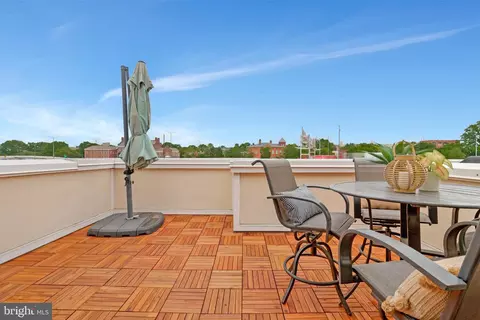 Exterior - 415 I St SE, Washington, DC 20003 photo 3 of 8