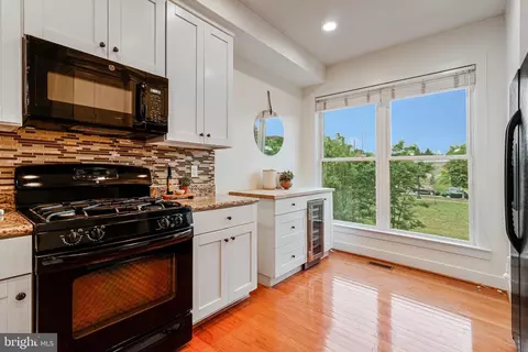 Kitchen - 415 I St SE, Washington, DC 20003 photo 2 of 4