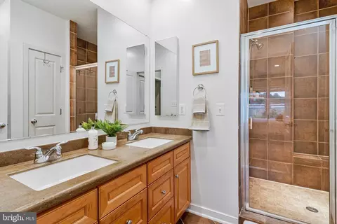 Bath - 415 I St SE, Washington, DC 20003 photo 2 of 4