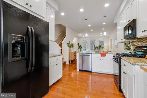 Kitchen - 415 I St SE, Washington, DC 20003 photo 3 of 4