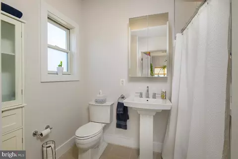 257 15th St SE #D, Washington, DC 20003 photo 13
