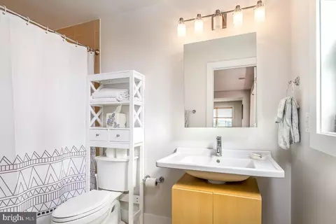 257 15th St SE #D, Washington, DC 20003 photo 22