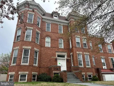 1300 Girard St NW, Washington, DC 20009