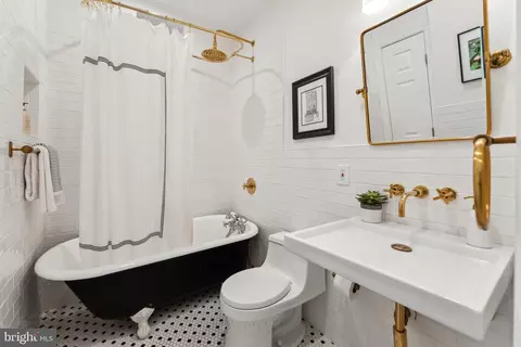718 12th St NE, Washington, DC 20002 photo 15