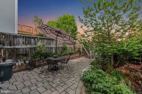 Exterior - 426 11th St SE, Washington, DC 20003 photo 6 of 8