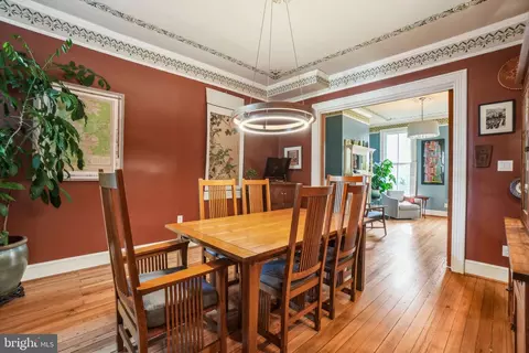 Dining - 426 11th St SE, Washington, DC 20003 photo 2 of 3