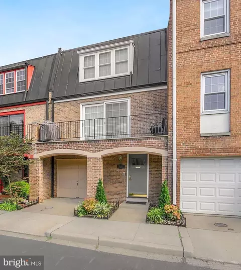 624 4th Pl SW, Washington, DC 20024
