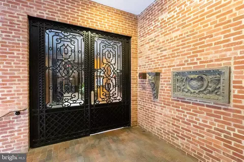 3225 Grace St NW #218, Washington, DC 20007