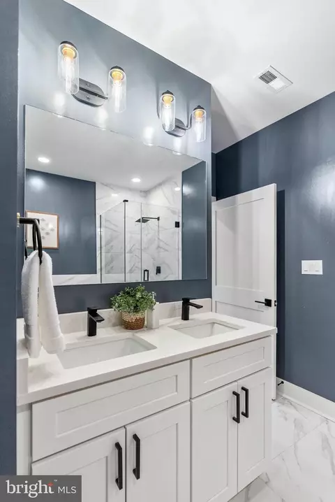 2019 M St NE #4, Washington, DC 20002 photo 17