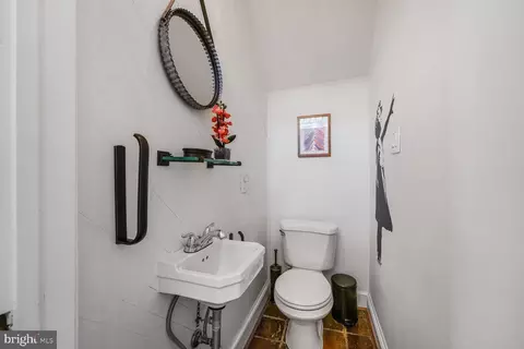 252 10th St NE, Washington, DC 20002 photo 13
