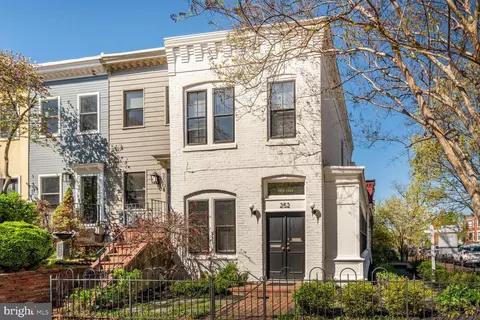 252 10th St NE, Washington, DC 20002
