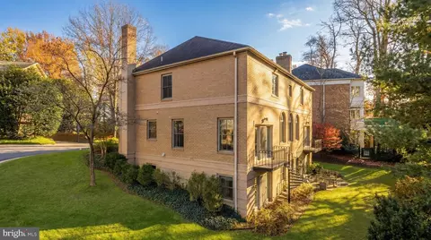 Exterior - 4813 Kemble Place Nw NW, Washington, DC 20007 photo 4 of 6