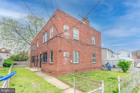 1122 46th St NE, Washington, DC 20019