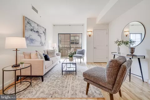 1111 25th St NW #823, Washington, DC 20037
