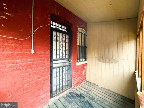 Exterior - 711 Florida Ave NE, Washington, DC 20002 photo 2 of 3