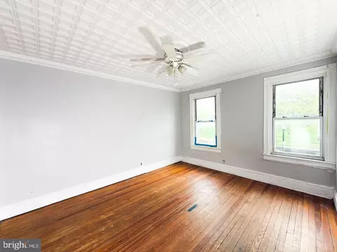 Bedroom - 711 Florida Ave NE, Washington, DC 20002 photo 1 of 7