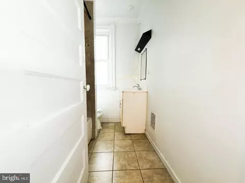 Entry Way - 711 Florida Ave NE, Washington, DC 20002 photo 6 of 7
