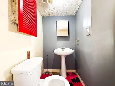 Bath - 711 Florida Ave NE, Washington, DC 20002 photo 6 of 6