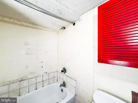 Bath - 711 Florida Ave NE, Washington, DC 20002 photo 5 of 6