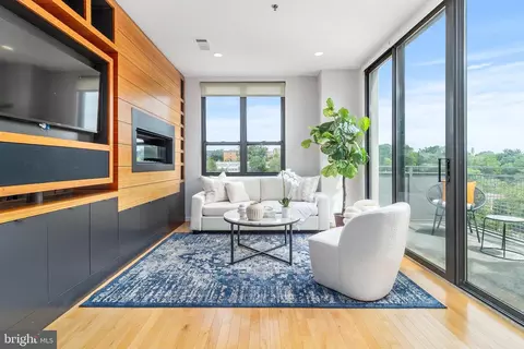 3883 Connecticut Ave NW #909, Washington, DC 20008
