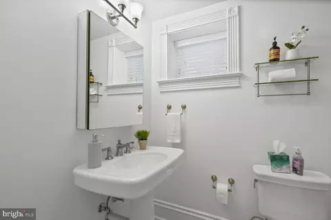 3311 P St NW, Washington, DC 20007 photo 12