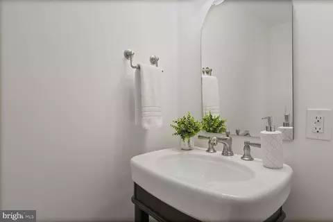 3311 P St NW, Washington, DC 20007 photo 27