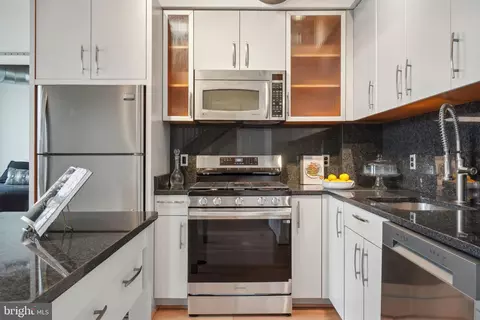 2301 Champlain St NW #412, Washington, DC 20009 photo 4