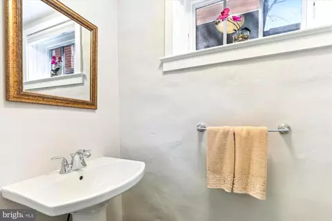 3568 Appleton St NW, Washington, DC 20008 photo 46